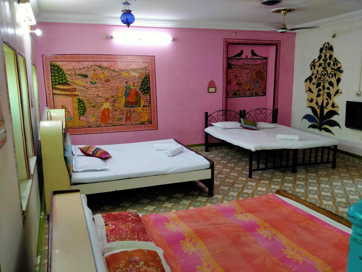 Golden Dreams Guest House จ๊อดปูร์ ภายนอก รูปภาพ